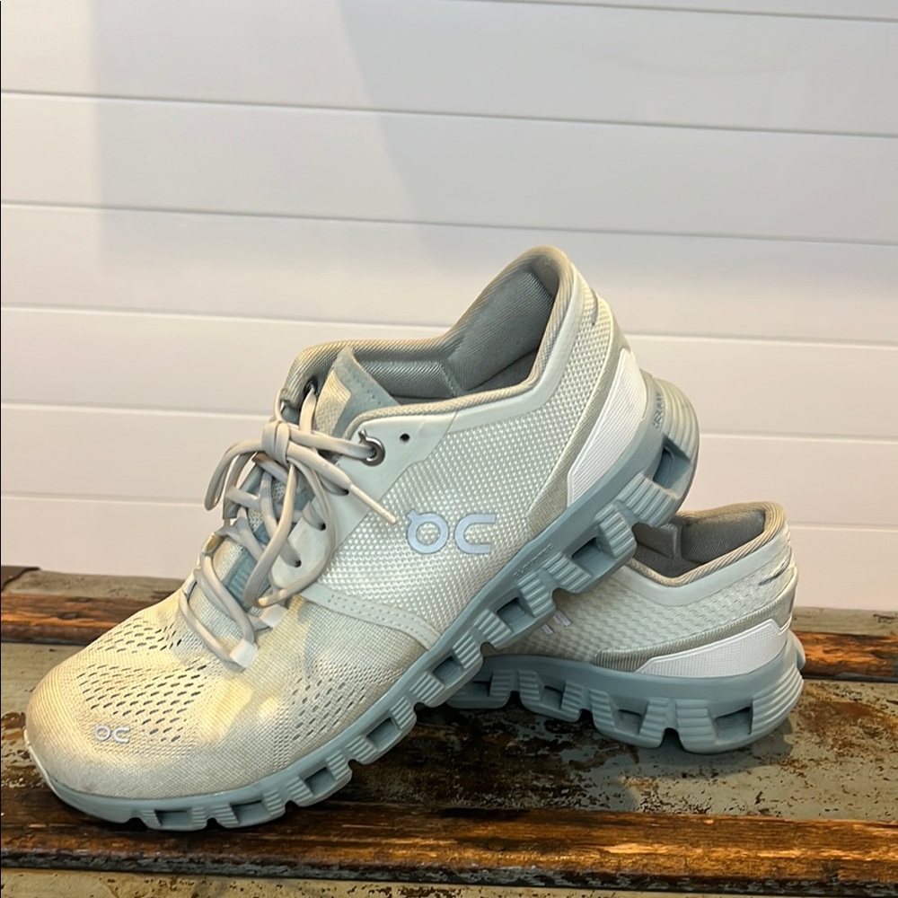 On Running Women's Sneakers - Light Gray/green